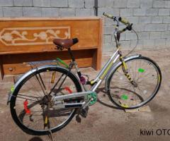 بايسكل ياباني باله مستعمل مختوم حجم 27مع قفل وبيه مجال بايسكل ياباني باله مستعمل مختوم حجم 27مع قفل وبيه مجال