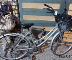 بايسكل بناتي حجم 26 نضيف للبيع بسعر مناسب