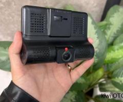 كاميرا سيارة أمامية وخلفية بتصوير Full HD 1080P توثّق الطريق بوضوح عالي