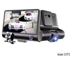 كاميرا سيارة أمامية وخلفية بتصوير Full HD 1080P توثّق الطريق بوضوح عالي