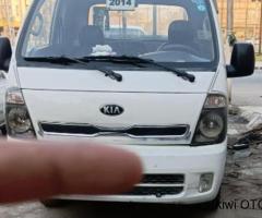 كيا بنكو نثية محرك 2700 موديل 2014 بلادية سيارة نظيفة مامتعوبة رقم ميسان انكليزي سنوية لغاية 2030