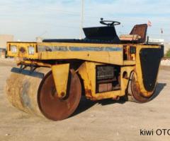 للبيع حادله ستيليه رولتين 3طن عرض 90 سانتيم ادوات مابيه ارقام حادله شغاله محرك 3 بستم كابوته جديد كي