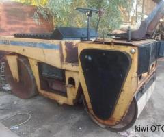 للبيع حادله ستيليه رولتين 3طن عرض 90 سانتيم ادوات مابيه ارقام حادله شغاله محرك 3 بستم كابوته جديد كي