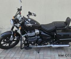 ROYAL ENFIELD Super Meteor 650
